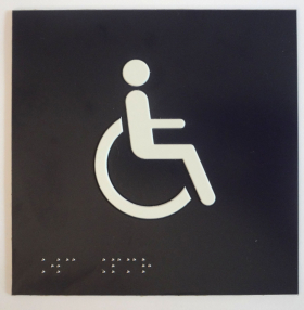 Sign-Capitale - Signalétique interne, Pictogramme WC handicapé lecture braille et PMR