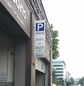 plaque entrée parking